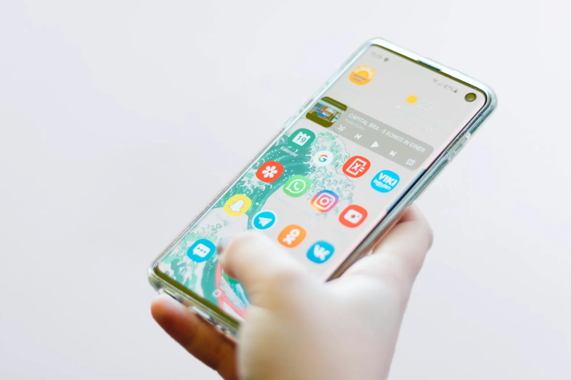 Sub-Display UX/UI Design for a Foldable Smartphone (Major Payment Service)